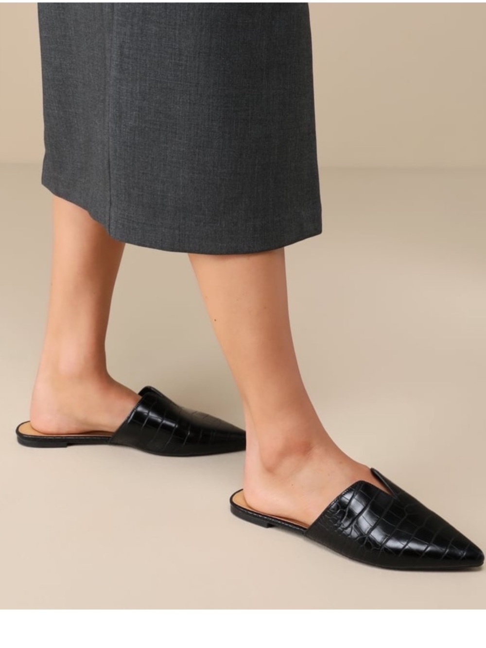 Lulus black crocodile slides size 11